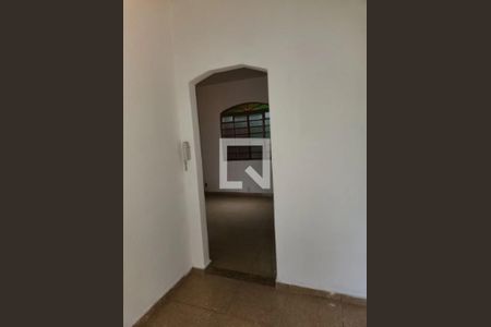 Casa para alugar com 3 quartos, 120m² em Monte Castelo, Contagem