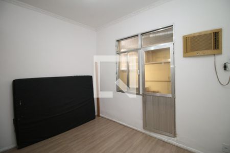 Sala/Quarto de apartamento para alugar com 2 quartos, 42m² em Vicente de Carvalho, Rio de Janeiro