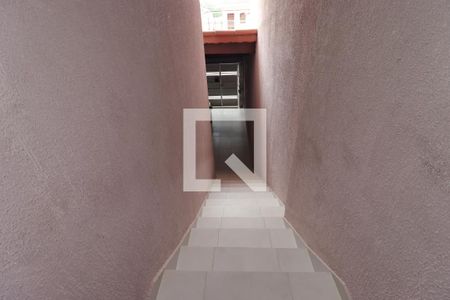 Escada para a garagem de casa à venda com 3 quartos, 80m² em Jardim Santo Alberto, Santo André
