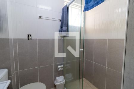 Banheiro de casa à venda com 3 quartos, 315m² em Santo Antônio, Porto Alegre