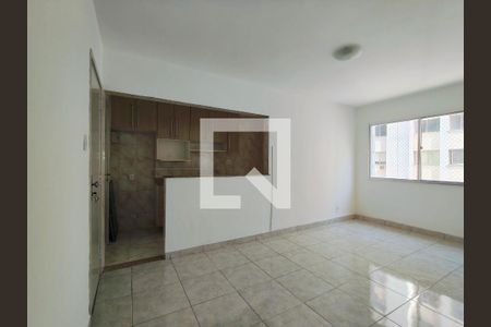 Sala de apartamento para alugar com 3 quartos, 75m² em Grajaú, Rio de Janeiro