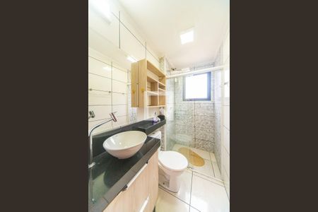 Banheiro de apartamento para alugar com 2 quartos, 61m² em Parque Sao Vicente, Santo André