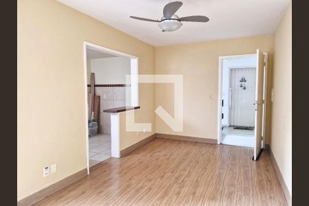 Sala de apartamento à venda com 2 quartos, 70m² em Santana, Porto Alegre