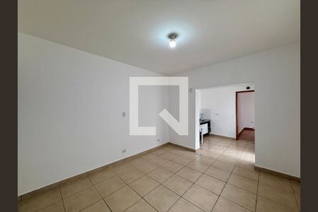 Sala de casa para alugar com 3 quartos, 137m² em Jardim Aeroporto, São Paulo