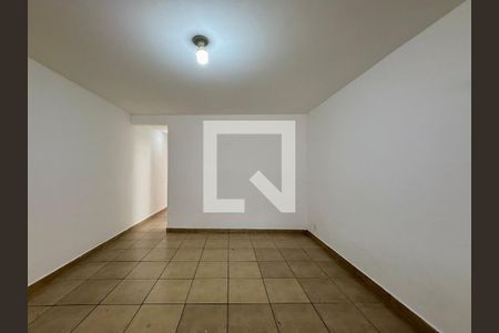 Sala de casa para alugar com 3 quartos, 137m² em Jardim Aeroporto, São Paulo