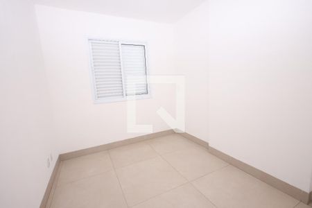 Quarto 2 de apartamento para alugar com 3 quartos, 58m² em Vila Lucy, Goiânia