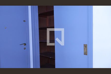 Closet de apartamento para alugar com 3 quartos, 125m² em Cerqueira César, São Paulo