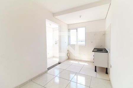 Sala/Cozinha de apartamento à venda com 2 quartos, 29m² em Vila Carmosina, São Paulo