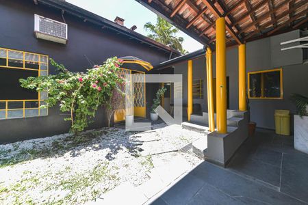 Quintal de casa para alugar com 3 quartos, 246m² em Campo Belo, São Paulo