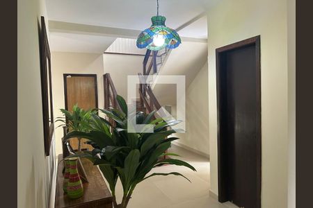 Sala de casa de condomínio à venda com 4 quartos, 600m² em Anil, Rio de Janeiro