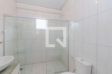 Banheiro da Suíte 1 de casa para alugar com 2 quartos, 90m² em Vila Nova, Porto Alegre