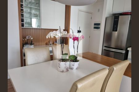 Sala de apartamento à venda com 2 quartos, 72m² em Cambuí, Campinas