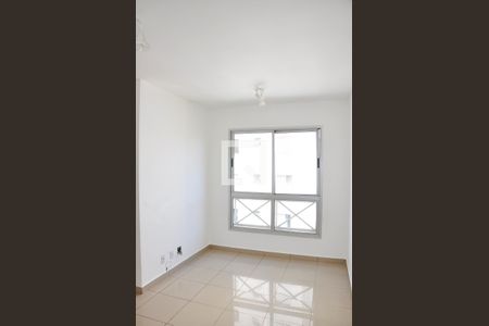 Detalhe - Sala e Sala de Jantar de apartamento para alugar com 2 quartos, 49m² em Vila Cruz das Almas, São Paulo