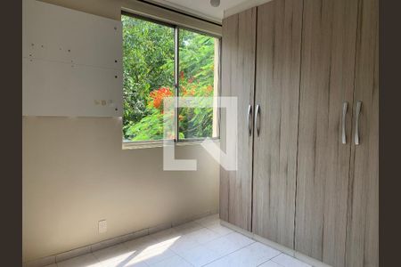 Quarto 2 de apartamento para alugar com 2 quartos, 40m² em Taquara, Rio de Janeiro