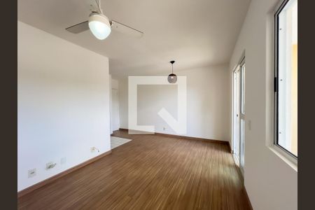 Sala de apartamento para alugar com 3 quartos, 70m² em Jardim Santa Rosa, Valinhos