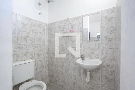 Banheiro social de kitnet/studio para alugar com 1 quarto, 30m² em Minascaixa, Belo Horizonte