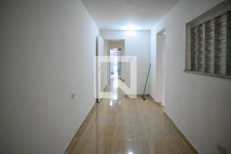 Corredor/Circulação de casa para alugar com 3 quartos, 150m² em Cambuci, São Paulo