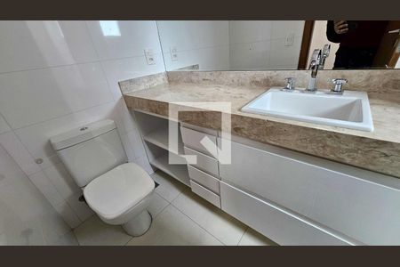 Banheiro do Quarto 1 de apartamento para alugar com 3 quartos, 181m² em Setor Bueno, Goiânia