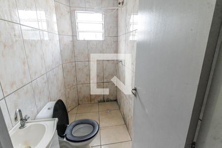 Banheiro de casa para alugar com 1 quarto, 55m² em Jardim Maria Rosa, São Paulo