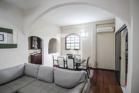 Sala de casa para alugar com 4 quartos, 510m² em Miguel Couto, Nova Iguaçu