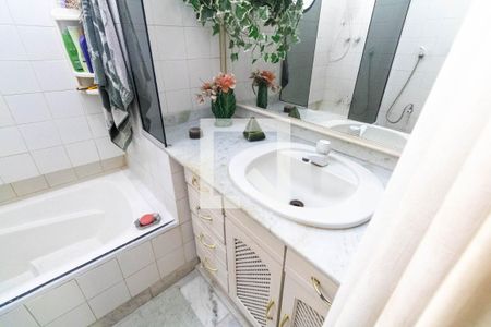 Banheiro do Quarto 1 de casa para alugar com 5 quartos, 400m² em Campo Grande, Rio de Janeiro