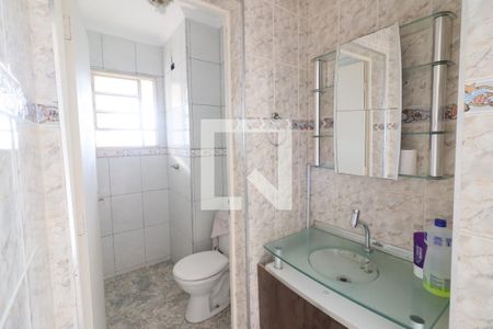Banheiro de apartamento para alugar com 2 quartos, 48m² em São Pedro, Osasco