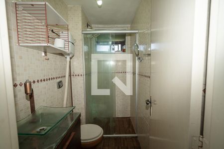 Banheiro de apartamento à venda com 1 quarto, 40m² em Jardim Itu, Porto Alegre