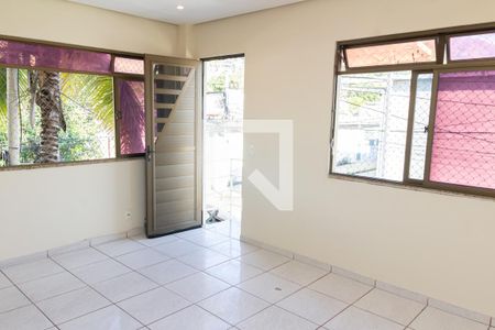 Sala de casa de condomínio para alugar com 3 quartos, 136m² em Senador Vasconcelos, Rio de Janeiro