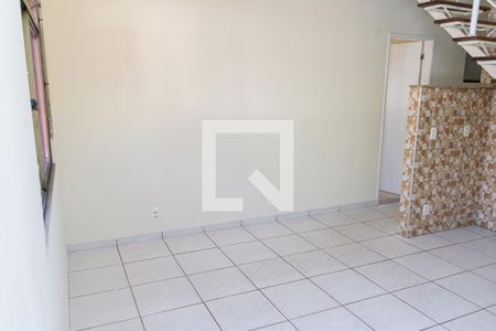 Sala de casa de condomínio para alugar com 3 quartos, 136m² em Senador Vasconcelos, Rio de Janeiro