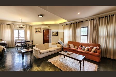 Sala de casa à venda com 4 quartos, 260m² em Cidade Universitária, Campinas