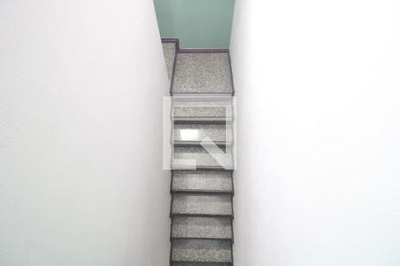 Escada de casa à venda com 3 quartos, 125m² em Vila Marari, São Paulo