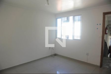 Sala de apartamento para alugar com 2 quartos, 53m² em Chacara Dona Escolastica, Itaquaquecetuba
