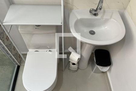 Banheiro de apartamento para alugar com 1 quarto, 40m² em Ponta da Praia, Santos