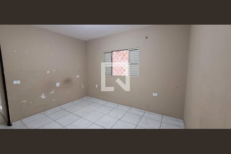 Quarto de casa para alugar com 1 quarto, 100m² em Cidade Kemel, Itaquaquecetuba