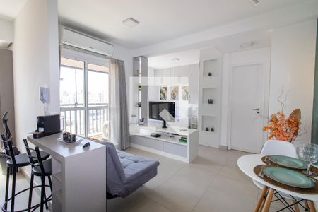 Sala de apartamento à venda com 1 quarto, 40m² em Cambuí, Campinas