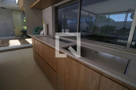 Sala/Cozinha de casa para alugar com 3 quartos, 233m² em Jardim Karaíba, Uberlândia
