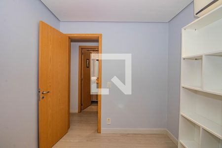 Quarto 1 de apartamento para alugar com 2 quartos, 52m² em Jardim Carvalho, Porto Alegre