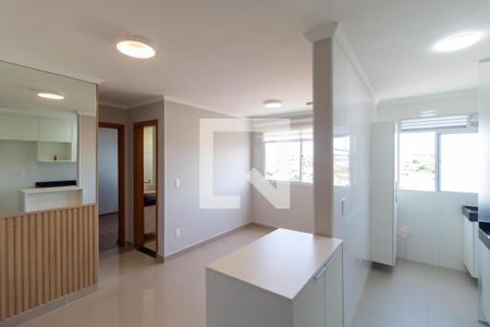 Salas de apartamento para alugar com 2 quartos, 44m² em Vila Satúrnia, Campinas