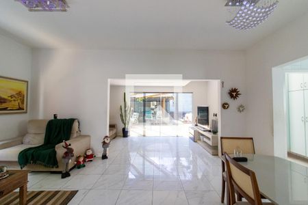 Sala de casa para alugar com 4 quartos, 218m² em Vila Brandina, Campinas