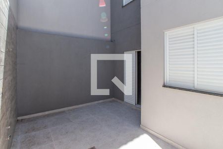 Quarto 1 - Quintal de apartamento à venda com 2 quartos, 51m² em Vila Mazzei, São Paulo