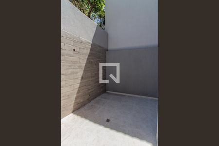 Quarto 1 - Quintal de apartamento à venda com 2 quartos, 51m² em Vila Mazzei, São Paulo