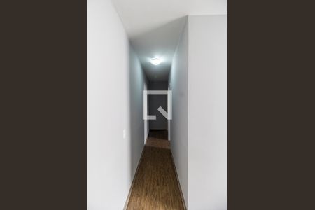 Corredor de apartamento para alugar com 2 quartos, 57m² em Jardim Tupanci, Barueri