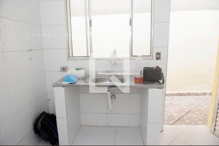 Sala/Cozinha de casa para alugar com 2 quartos, 40m² em Jardim Odete, Itaquaquecetuba