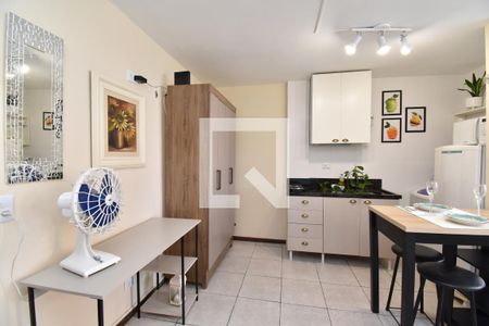Studio de kitnet/studio para alugar com 1 quarto, 21m² em Centro, Curitiba