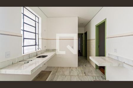 Casa à venda com 2 quartos, 165m² em Centro, Belo Horizonte