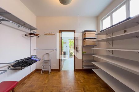 Closet de casa para alugar com 3 quartos, 200m² em Vila Mariana, São Paulo