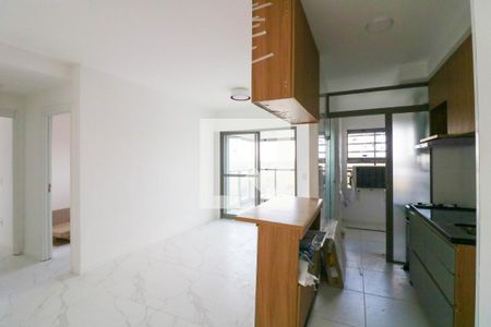 Sala / cozinha de kitnet/studio à venda com 1 quarto, 64m² em Santo Amaro, São Paulo