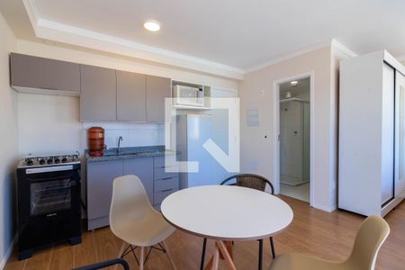 Sala e Cozinha de apartamento para alugar com 1 quarto, 32m² em Parada Inglesa, São Paulo