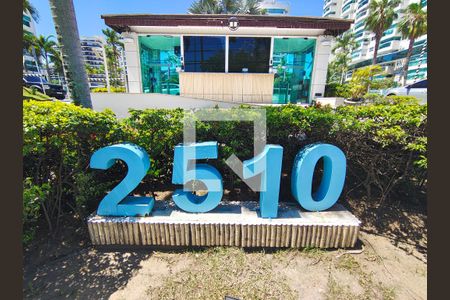 Fachada  de apartamento à venda com 2 quartos, 70m² em Barra da Tijuca, Rio de Janeiro