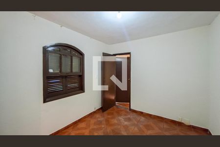 Casa para alugar com 4 quartos, 350m² em Cachoeirinha, Belo Horizonte